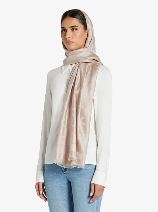 michael kors وشاح بشعار الماركة