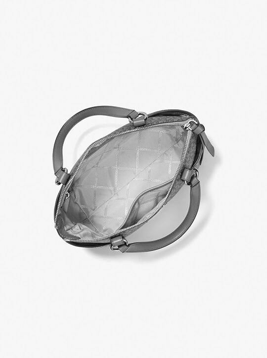 حقيبة سوليفان صغيرة معدنية بشعار الماركة وبسحاب علوي michael kors حقيبة سوليفان صغيرة معدنية بشعار الماركة وبسحاب علوي