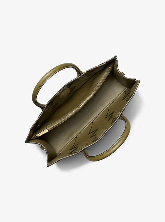 حقيبة سكارليت متوسطة الحجم من الجلد المنسوج michael kors حقيبة سكارليت متوسطة الحجم من الجلد المنسوج