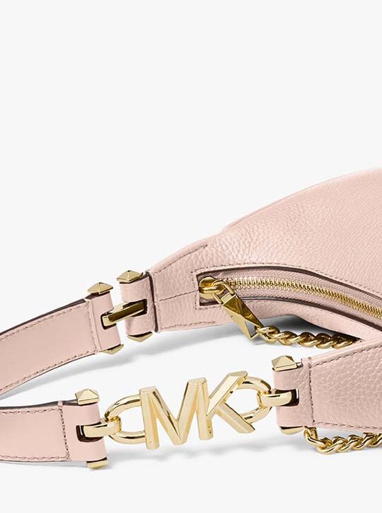 حقيبة كتف بايبر جلدية صغيرة مرصوفة بالحصى michael kors حقيبة كتف بايبر جلدية صغيرة مرصوفة بالحصى