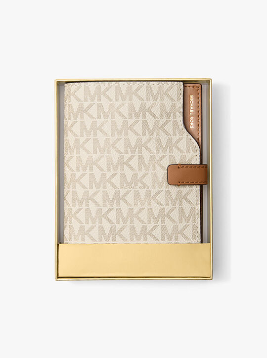 michael kors محفظة جواز سفر جيت سيت