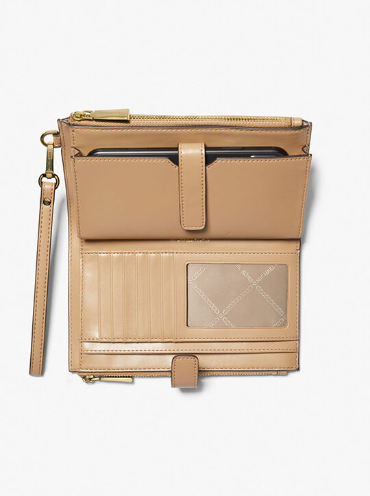 محفظة هاتف ذكي جيت سيت كبيرة بشعار الماركة michael kors محفظة هاتف ذكي جيت سيت كبيرة بشعار الماركة