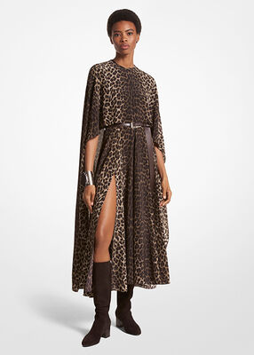 فستان من قماش كريب دي شين الحريري بطبعة جلد الفهد