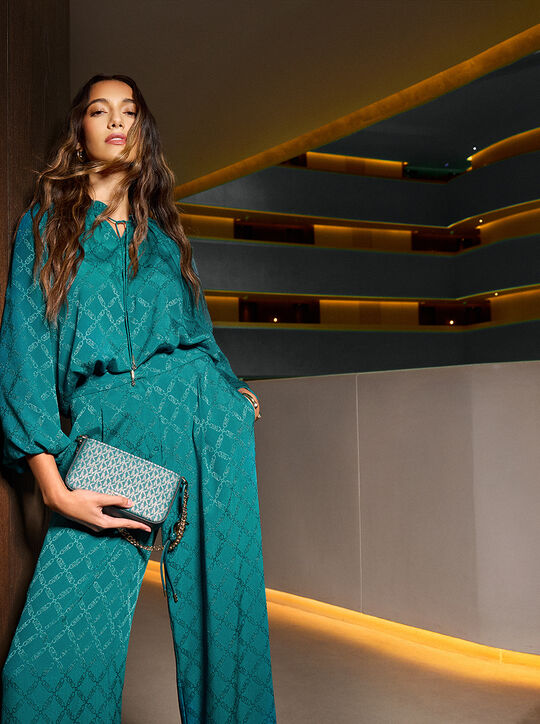 michael kors bryant small signature logo convertible pochette