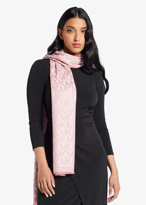 michael kors وشاح بشعار الماركة