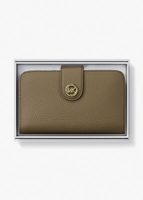 michael kors محفظة متوسطة الحجم من الجلد المحبب مزينة بتعليقة mk pop