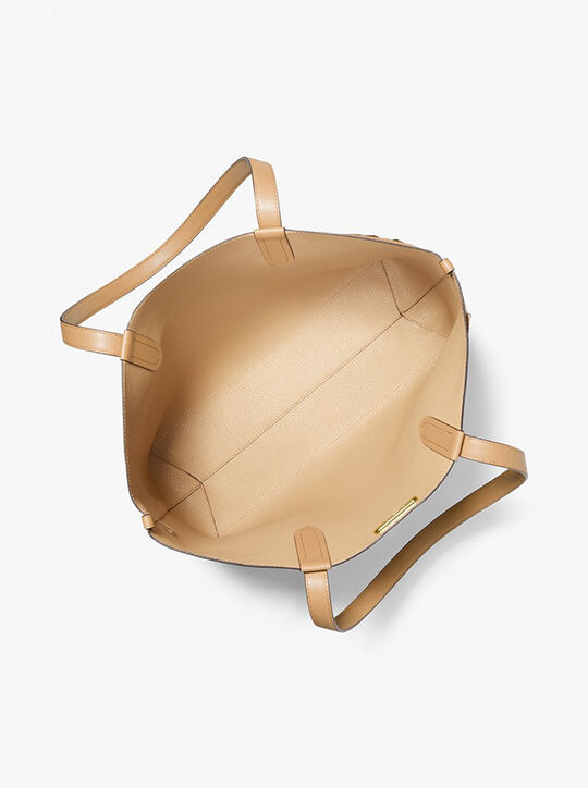 michael kors حقيبة إليزا كبيرة جدًا من الجلد المرصوف بالحصى وقابلة للعكس