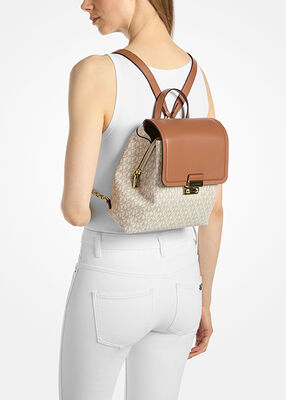 michael kors حقيبة ظهر تريبيكا صغيرة بشعار الماركة