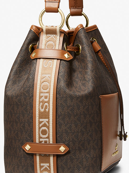 حقيبة دلو ميف بشعار الماركة متوسطة الحجم michael kors حقيبة دلو ميف بشعار الماركة متوسطة الحجم