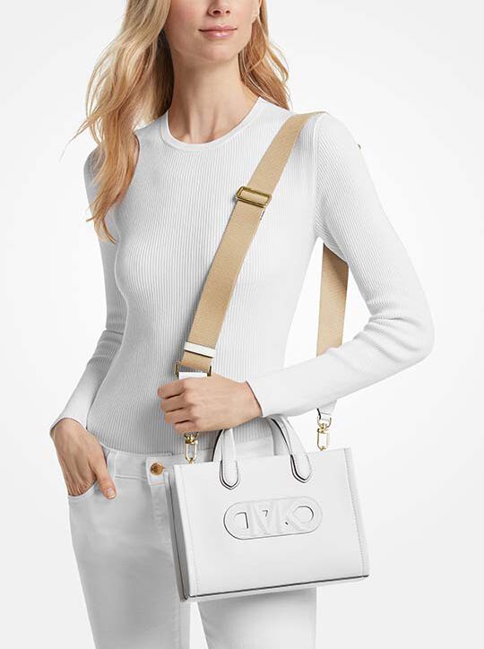 حقيبة جيجي جلدية صغيرة منقوشة michael kors حقيبة جيجي جلدية صغيرة منقوشة