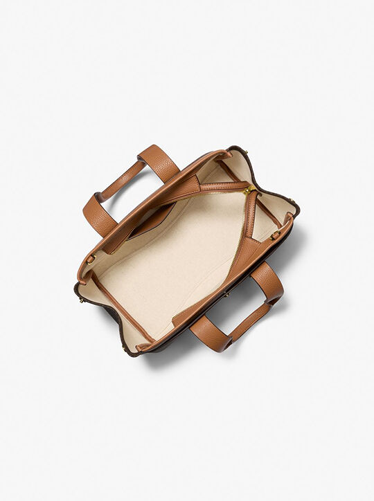 حقيبة رومي الصغيرة بشعار الماركة michael kors حقيبة رومي الصغيرة بشعار الماركة