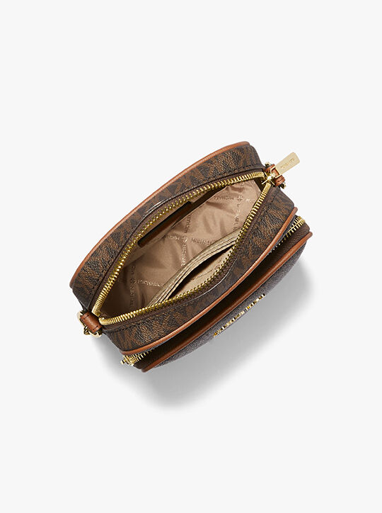 حقيبة كروس جيت سيت ترافيل متوسطة الحجم بشعار الماركة michael kors حقيبة كروس جيت سيت ترافيل متوسطة الحجم بشعار الماركة