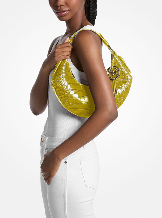 michael kors حقيبة كتف كوا متوسطة الحجم من جلد التمساح المنقوش